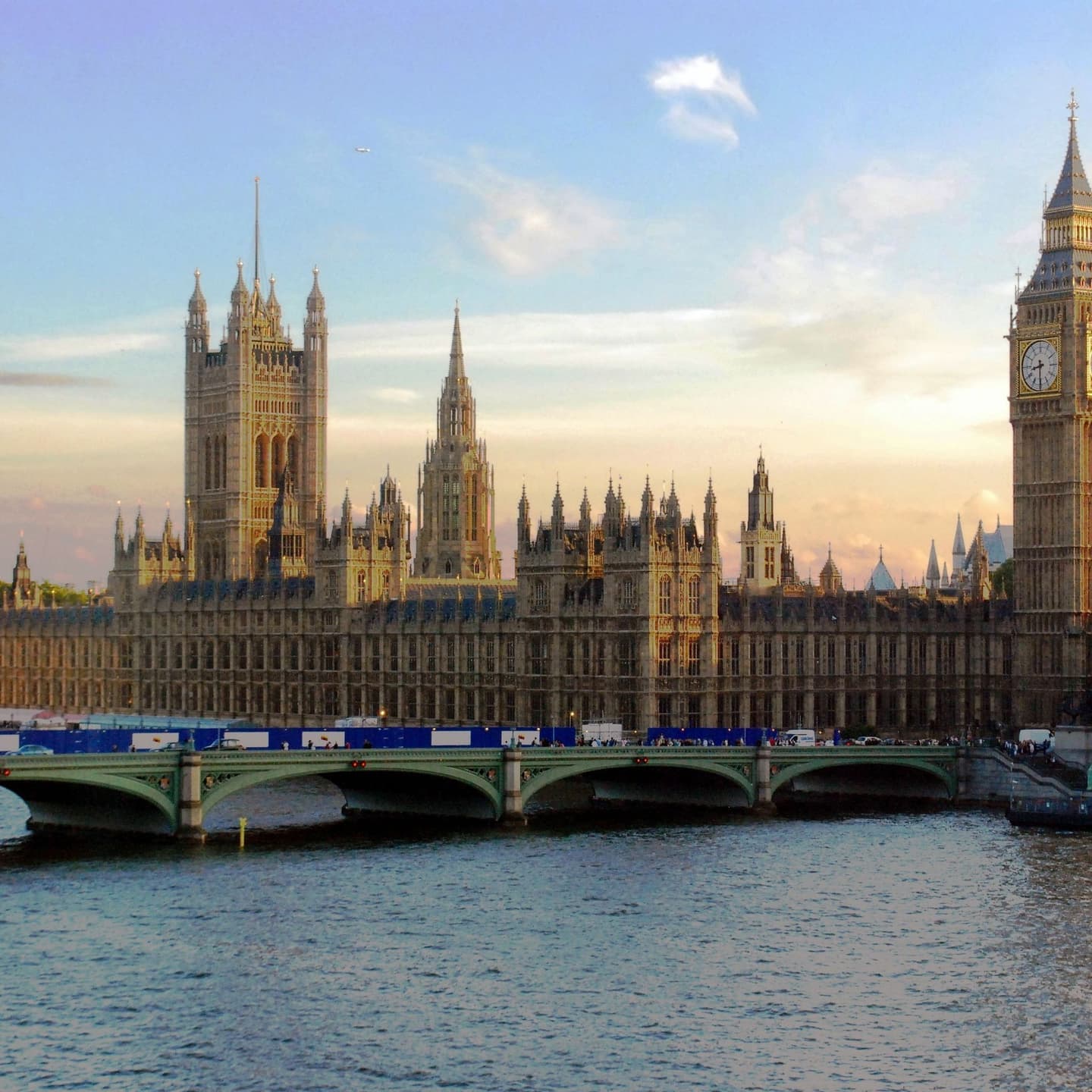 Reform 16 Points Ahead of Labour in Bombshell Poll After Keir Starmer's Attack