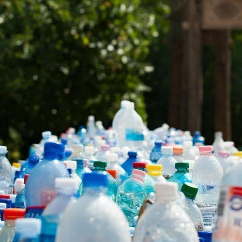 Venezuelan Students Help Turn Plastic Waste Into School Desks