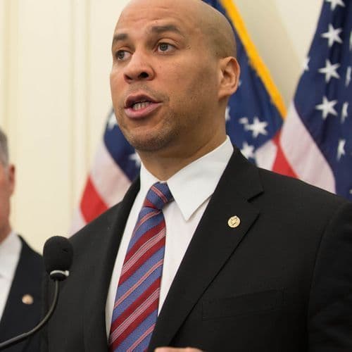 Cory Booker won't endorse Mamdani and dismisses 'defund the police' rhetoric – KATU - Corruption By Cops