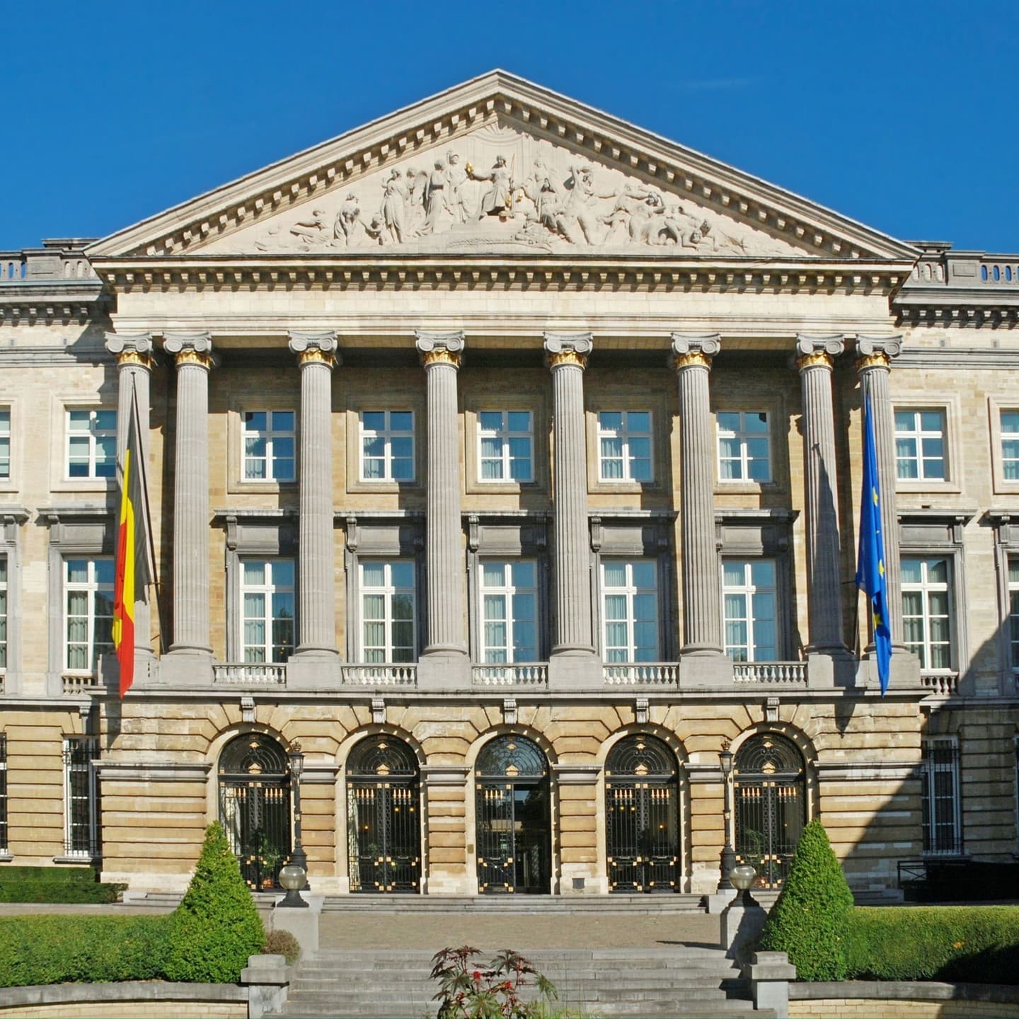 Constitution and International Law Obstacles to Flemish Licensing Plans