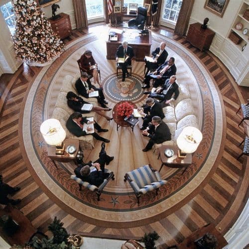 'Right Eye Doesn't Open': Trump’s Oval Office Meeting Sparks Health Concern as Viewers Zoom In on His Face, Question His Well-Being
