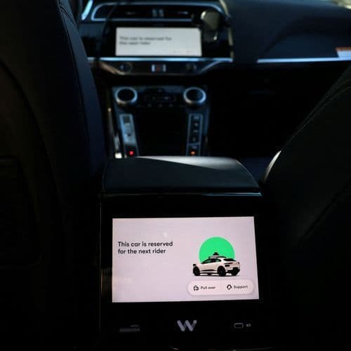 Atreju, Crosetto Takes Out 'Weight' by Joking Matteo Renzi After Bagarre on Stage