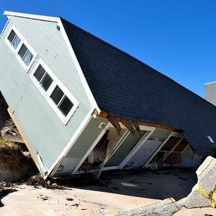 Report 18 Missing; President Paz Sympathizes with the Tragedy of El Torno